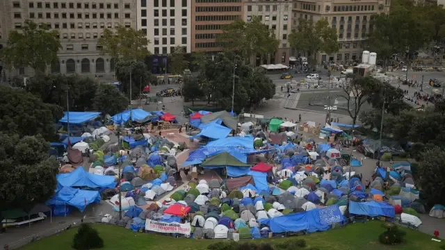Inside the Camp: Spanish Protesters at Plaza de Catalunya